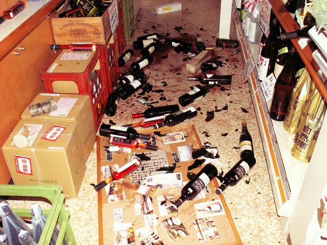 日本酒ショップくるみや　大地震に負けません